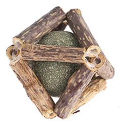 Pelota de catnip con madera
